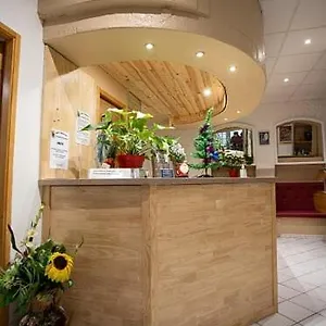 Hôtel-restaurant Le Saint Christophe ** Lourdes